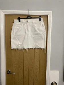 Ladies NWOT Next Short White Denim Frayed Skirt. Size 14 - Picture 1 of 4
