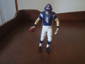 MCFARLANE NFL PLAYMAKERS VIKINGS QB BRETT FAVRE POSABLE 4" FIGURE - Picture 1 of 2