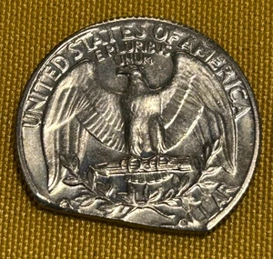 1967 WASHINGTON QUARTER ERROR - Large Straight Clip! - Picture 1 of 4