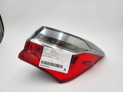 TOYOTA COROLLA 2016-2019 RIGHT TAILLIGHT Sedan  - image 1 of 4