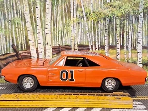Vintage 1981 DUKES OF HAZZARD GENERAL LEE... ERTL / WARNER BROS. 1:24 SCALE - Picture 1 of 15
