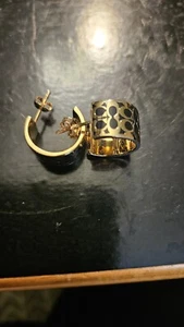 🩷Coach Signature Enamel Huggie Earrings - C7770 Gold-Black - Picture 1 of 13