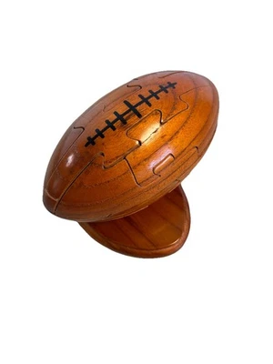 Caja rompecabezas de madera secreta hecha a mano tema de fútbol Foto 1 de 4