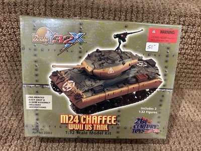 Ultimate Soldier 1:32 U.S. M24 Chaffee Tank with Officer/Crew, No. 99318 - Image 1 of 4