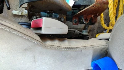 2000-02 Honda Passport Driver Left Front Seat Belt Buckle Receiver Oem Bge Beige - Image 1 of 2