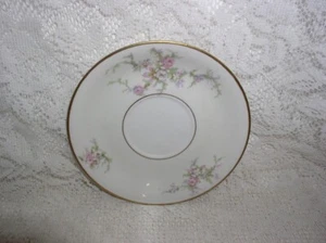 Platillo de flores rosa vitrificada de la Embajada de EE. UU. - Imagen 1 de 3