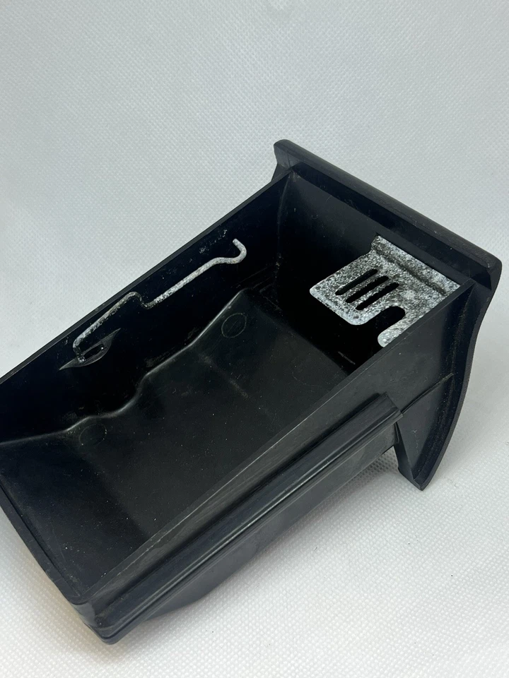 Cenicero OEM Datsun 510 1600 Bluebird original limpio usado Foto 1 de 4