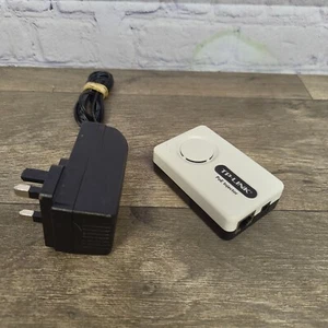 TP-LINK TL-POE150S Gigabit Poe Injector Adapter - White/Black - Picture 1 of 4