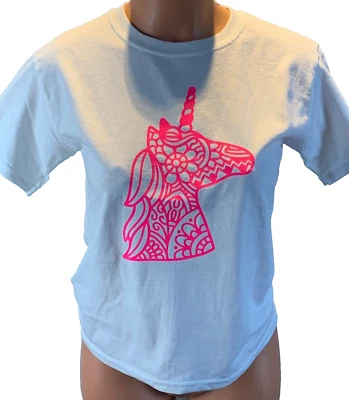 Niñas Jóvenes Pequeña (6 8) Camiseta Blanca con un Unicornio Rosa en la parte delantera Hecha a Mano Foto 1 de 4