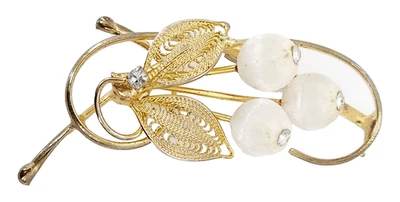 Flores vintage de seda blanca y diamantes de imitación con hojas de filigrana tono dorado 2 1/2" broche Foto 1 de 4