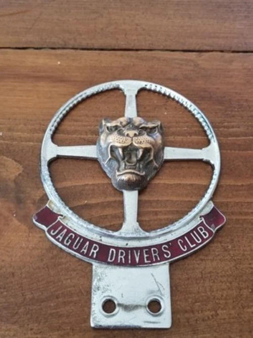 JAGUAR DRIVERS CLUB ENAMEL CHROME MOTOR CAR BADGE EMBLEM MEMBERS NUMBER 2321 - Image 1 of 1