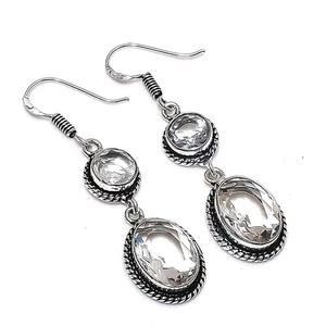 Pendiente de joyería de plata de ley 925 hecho a mano con piedras preciosas de topacio blanco tamaño 2" - Imagen 1 de 1