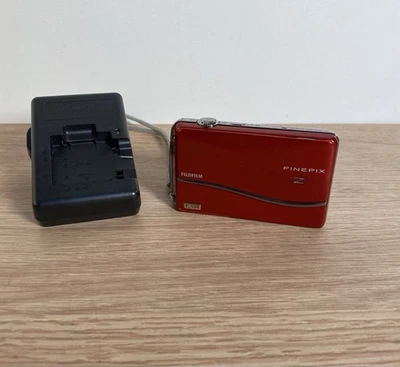 Fujifilm FinePix Z Series Z800EXR 12.0MP Digital Camera Red Touchscreen - Tested - Image 1 of 4