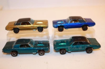 Lote de 4 autos Hot Wheels Custom T-Bird Redline 1967 Foto 1 de 4