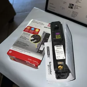 Mini interruptor de circuito neutro enchufable de línea doméstica Square D HOM115PDFC 120 V AE-70 - Imagen 1 de 6