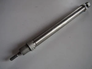 B) Vérin FESTO Ø 20 course 25 : DSNU 16 125 PPV A 19233 - Picture 1 of 2