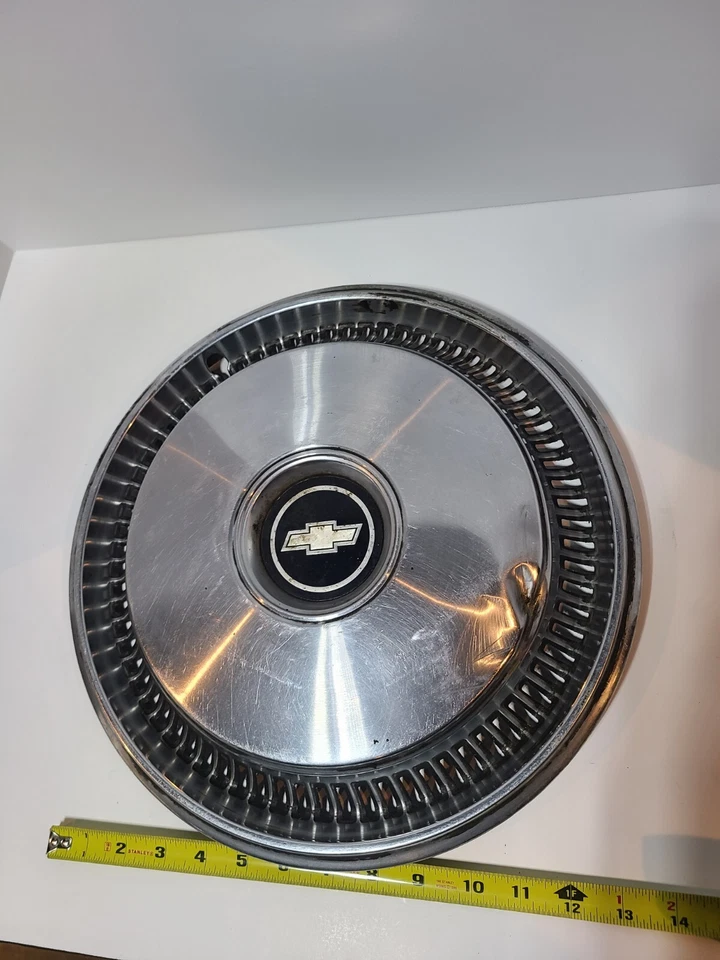 Tapacubos Chevrolet Impala nova Muscle Car Hot Rod 14" abolladura pequeña años 70 vintage Foto 1 de 4