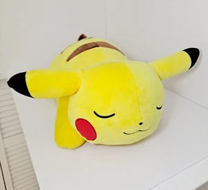 Pokemon Peluche Pikachu Addormentato 2023 Cuscino Peluche 18 Pollici - Foto 1 di 6