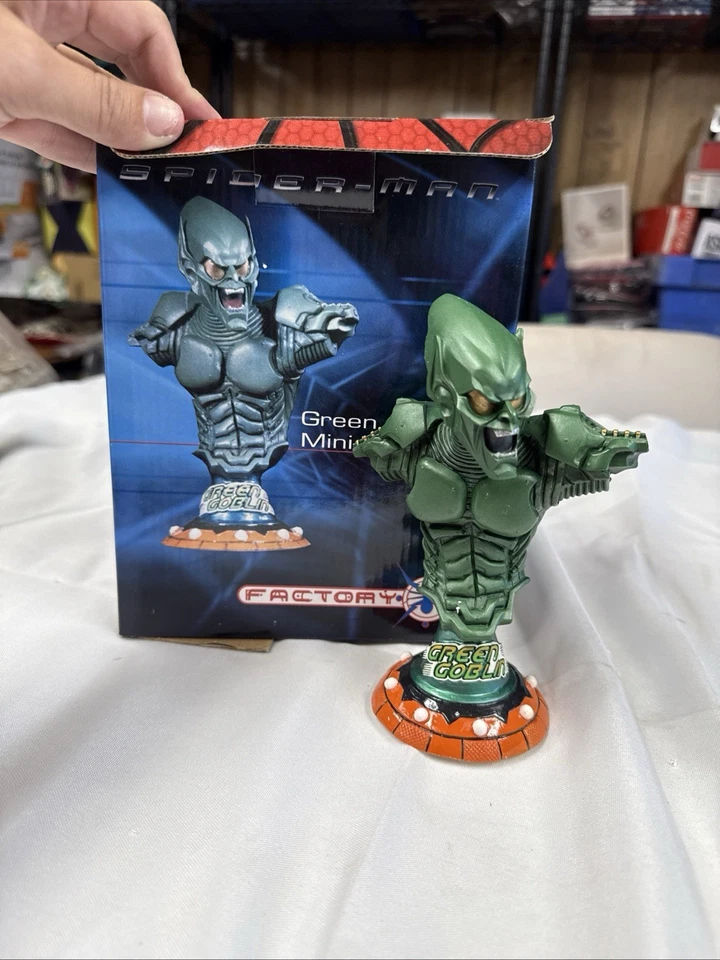 2002 Spider-Man Green Goblin Mini Bust Factory X #1946/3000 COA Marvel - Image 1 of 3