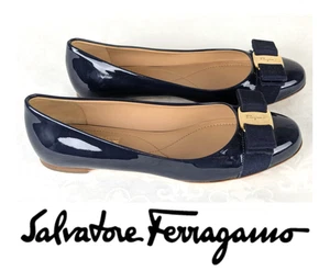Zapatos planos de ballet Salvatore Ferragamo Varina charol negro para mujer talla 6B - Imagen 1 de 10
