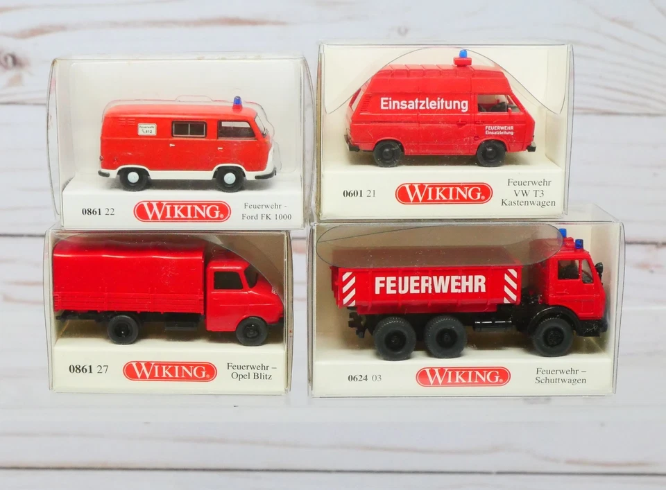 4 vehículos del Departamento de Bomberos Wiking, Ford Mercedes-Benz Opel Blitz, VW, escala HO Foto 1 de 4