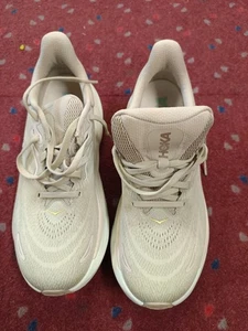 Hoka One One W Arahi 8; Test; Gr.:EUR 40/uk 6,5/us 8,5 B/ JPN 25/ NP 159,99 € - Bild 1 von 5