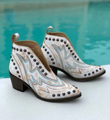 Botines Circle G by Corral con tachuelas blancas para mujer Q0167 Foto 1 de 4