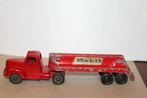NICE VINTAGE TOOTSIETOY RED 1947 MACK L LINE MOBIL TANKER TRUCK - Picture 1 of 10