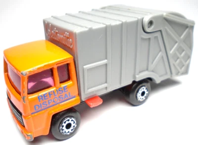 1991 MATCHBOX SUPERFAST REFUSE TRUCK ORANGE & GRAY 1:64 DIECAST 3" GARBAGE TRUCK - Image 1 of 4