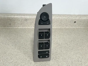 Buick Lucerne 2009 3,9 L conductor puerta delantera interruptor maestro conductor gris OEM - Imagen 1 de 4