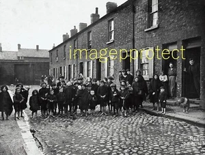 Belfast - Los barrios marginales - Christian Place, visto aquí 9 de marzo de 1912 - Imagen 1 de 1