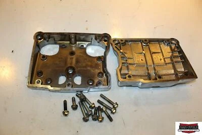 2004 Harley-Davidson King FLHRCIFront Cylinder Head Rocker Box Upper & Lower  Foto 1 de 4