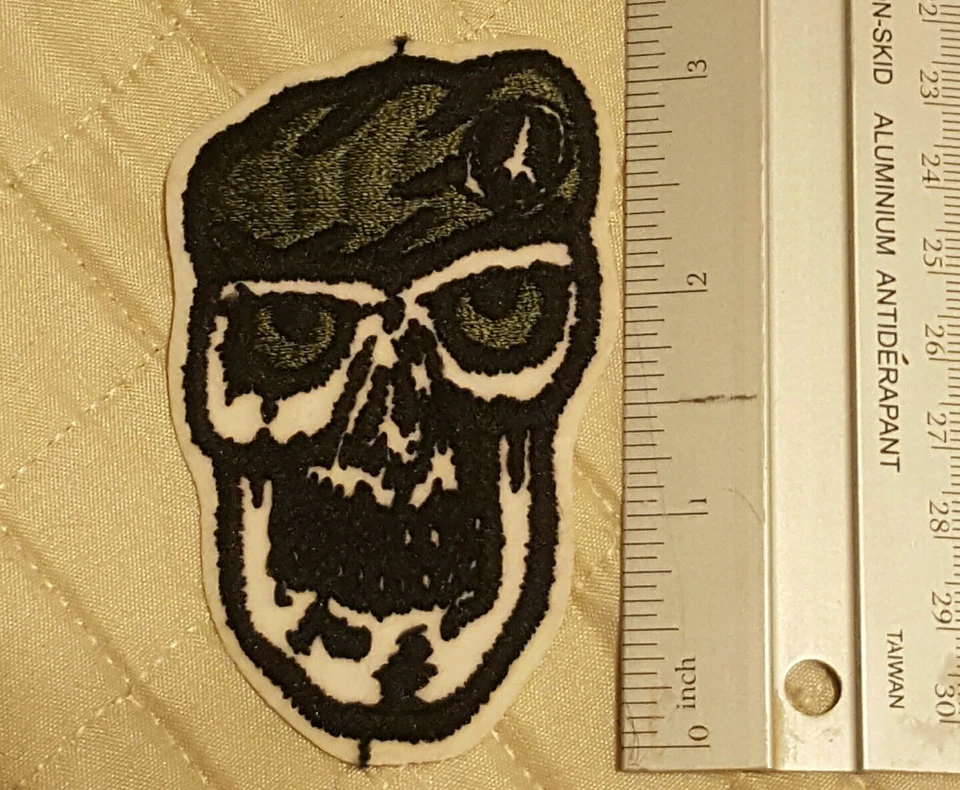 Parche boina/calavera verde vintage años 90 gótico, motero, rock, metal, punk Foto 1 de 1