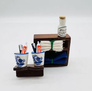 Vintage Wandregal Zubehör Puppenhaus Miniatur Bad Deko Colgate Lot 2 - Bild 1 von 6