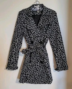 Vertigo Paris schwarz-weiß Giraffe Animal Print Trenchcoat - Bild 1 von 10