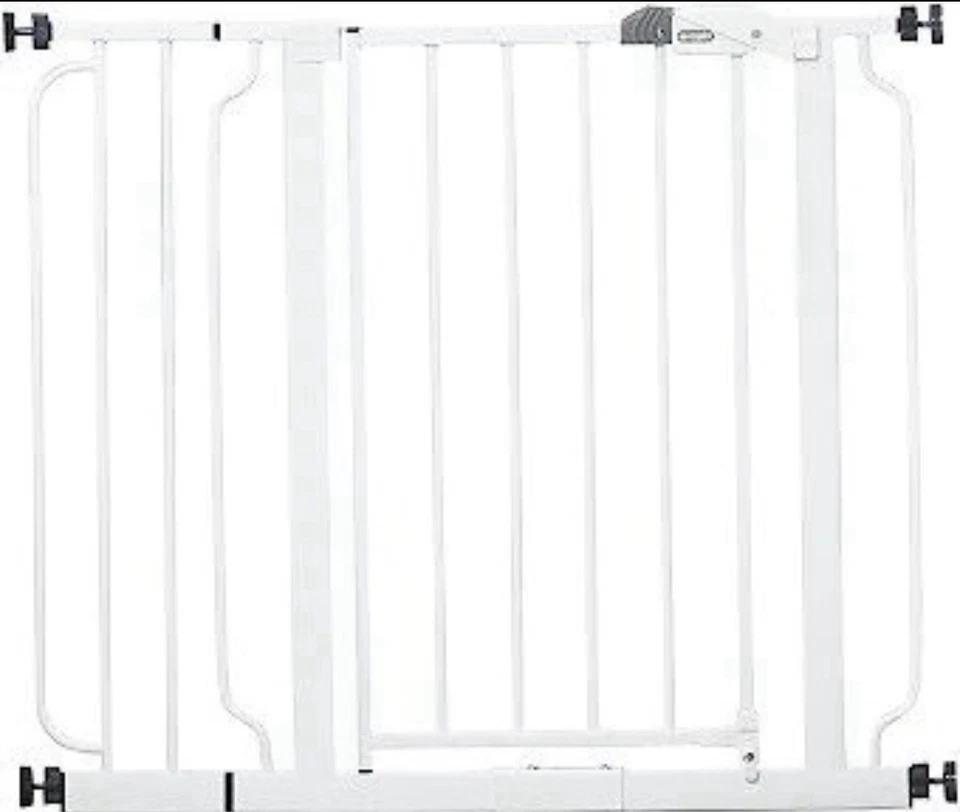 Puerta para bebé Regalo de 38,5 pulgadas fácil paso a través  Foto 1 de 4