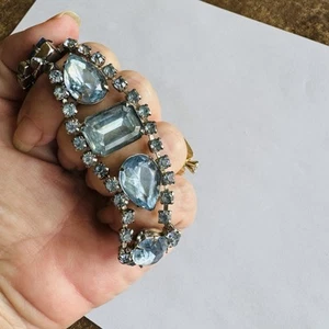 Vintage Unsigned Blue Rhinestone Bracelet 8” Glam Silver Tone - Picture 1 of 10