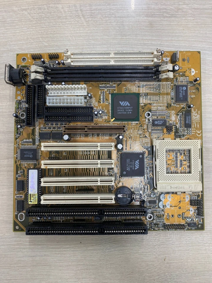 Super Socket 7 SET PCPartner VIB838DS 35-8838-00 (VIA MVP3) CPU & 128 MB - Image 1 of 4