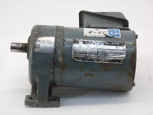 30:1 Toshiba GLM-18 Gearmotor 0.1kW Induction Motor 3PH 220V 1700RPM 4P - Picture 1 of 7