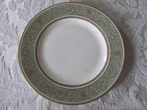 Royal Doulton English Renaissance-Gold Scrolls on Green- Bread Plates-Set of 6 - Picture 1 of 6