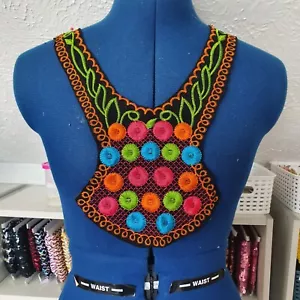 Schwarz bunt bestickt Folk / Boho Patch Spitze PASSE Brust Applikation Motiv - Bild 1 von 1