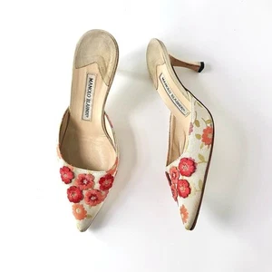Manolo Blahnik Retro Vintage Pantoletten mit Blumenapplikation spitz zulaufend Pfennigabsatz 36,5 - Bild 1 von 10