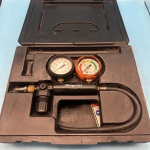 Snap On EEPV309A Cylinder Leakage Leak Down Tester Gauge Set USA EEPV309A00 - Foto 1 di 4