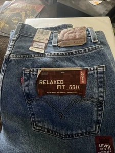 Jeans Levi's Uomo 550 Relaxed Fit Light Stonewash 38W x 32L Nuovo Con Etichette - Foto 1 di 8