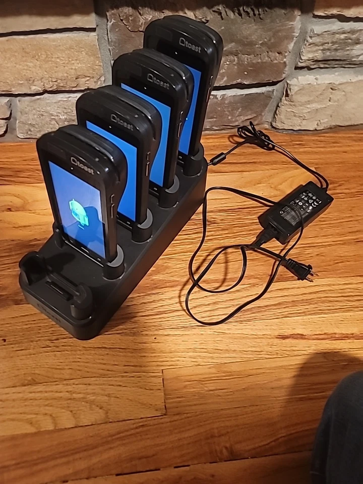 Estação de carregamento Toast DTC100 Go com lote de 4 dispositivos POS portáteis TG100 testados - Imagem 1 de 3