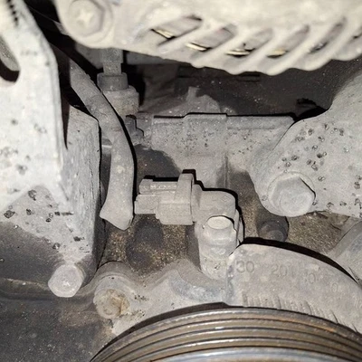 Sensor de posición del cigüeñal Subaru Outback 2005 usado, genuino #2366654-27 Foto 1 de 4