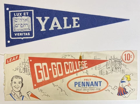 Vintage 1950s Yale Bulldogs Ivy League College University Mini Pennant 3.25x9.25 Cover