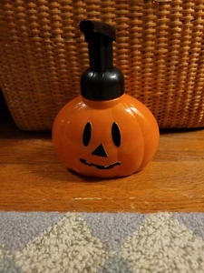 BBW Vintage Bath & Body Works Halloween Orange Pumpkin Soap Dispenser Rare - Picture 1 of 6