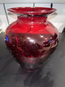 Rote Glas Tischvase 8 1/2" hoch x 6" breit - Bild 1 von 3