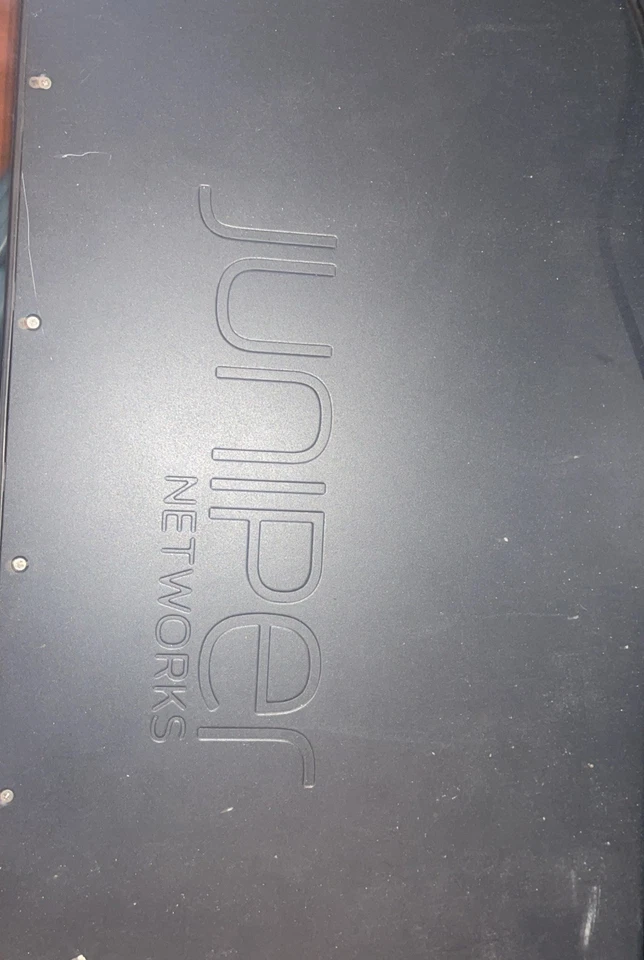 Juniper Networks Ex3300-24p - Image 1 of 2